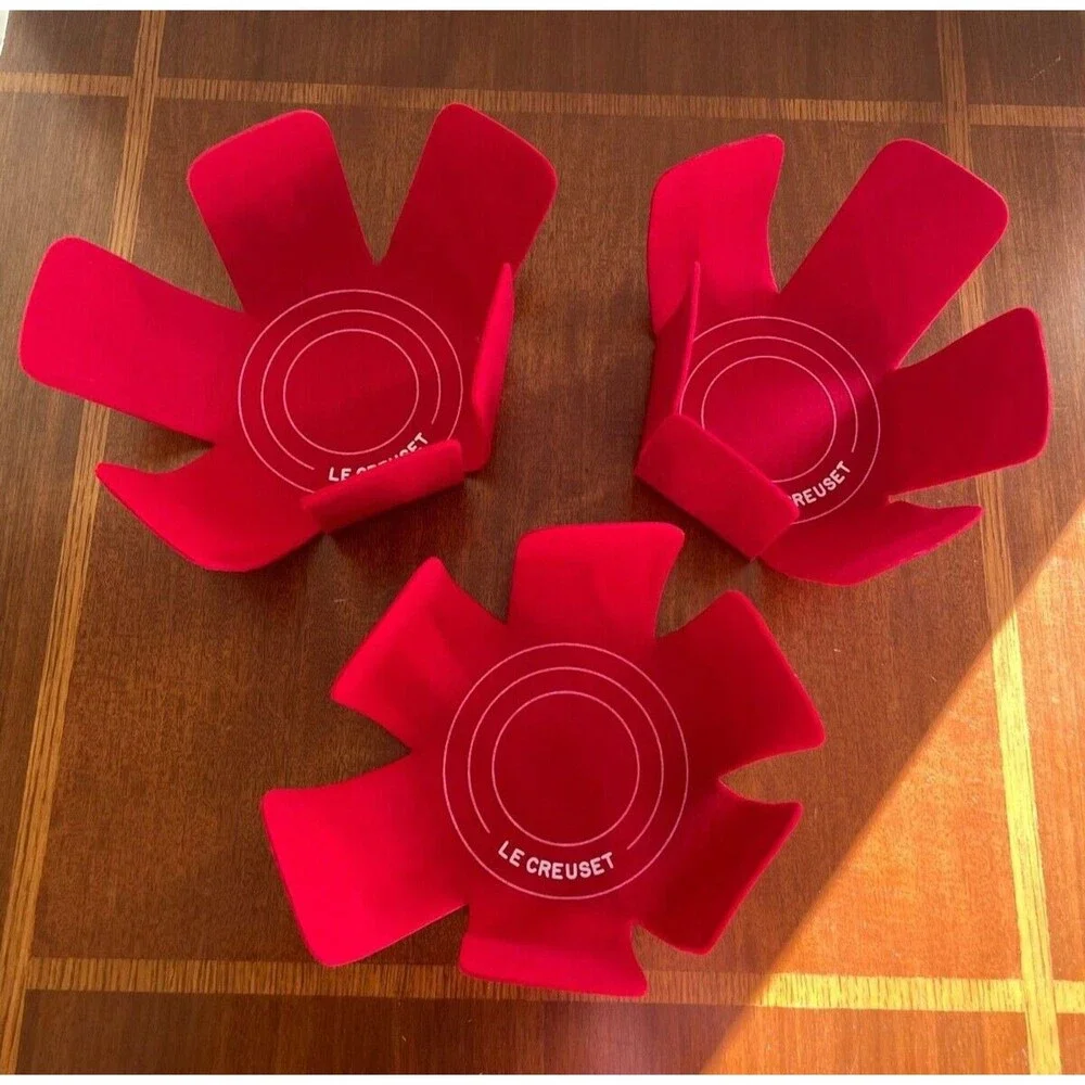 Le Creuset Felt Cookware Protectors Set of 3 Cerise Cherry Red NEW NIB